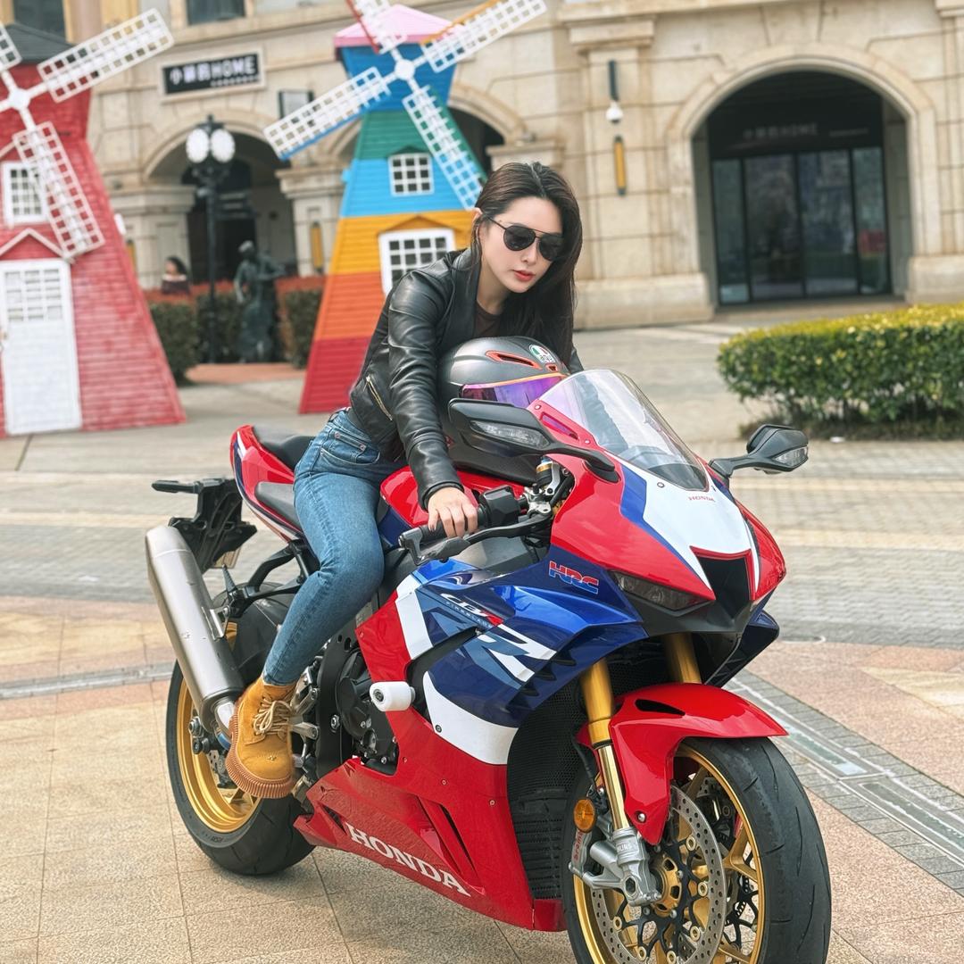 跑山不再掉沟旳Monica.🏍️