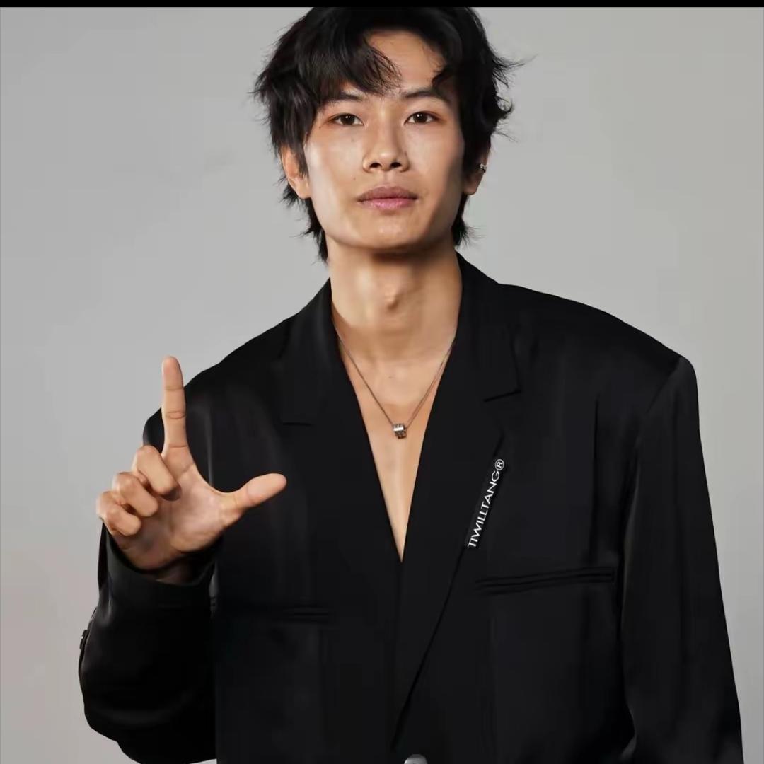 猛男花小龙
