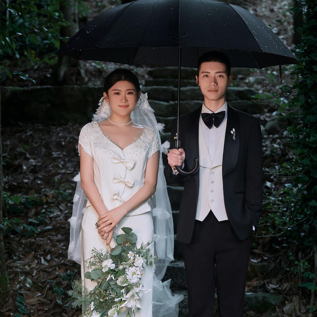 美丽并不美。