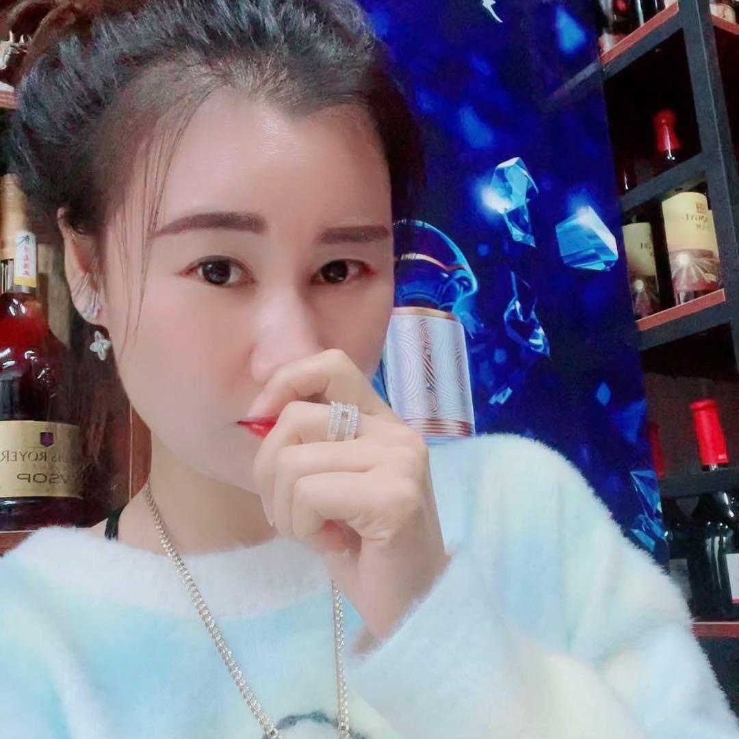 🦋 Y I a n g 香 子 🌸
