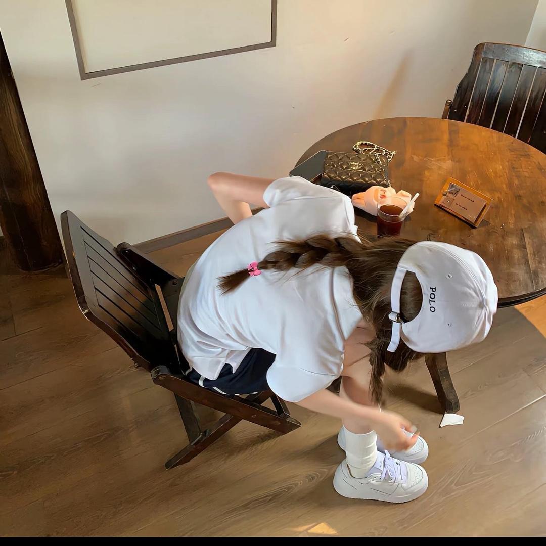 三三