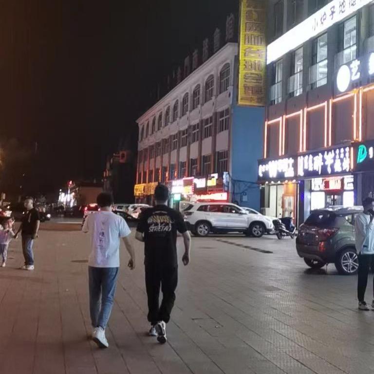 白又白先生