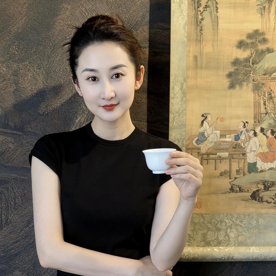 郝ཻ༗久不见࿐