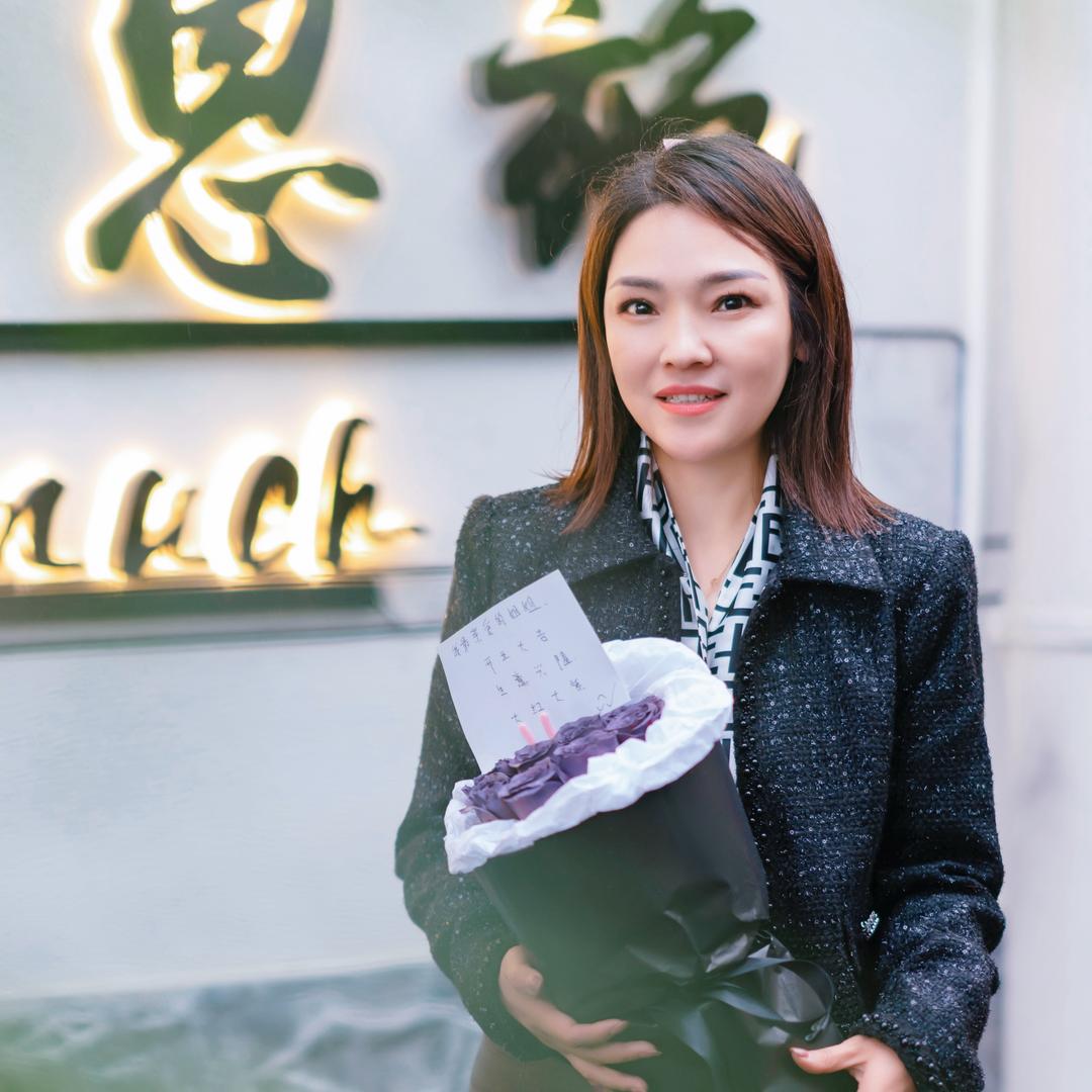 萱萱妈妈小助理-桃子