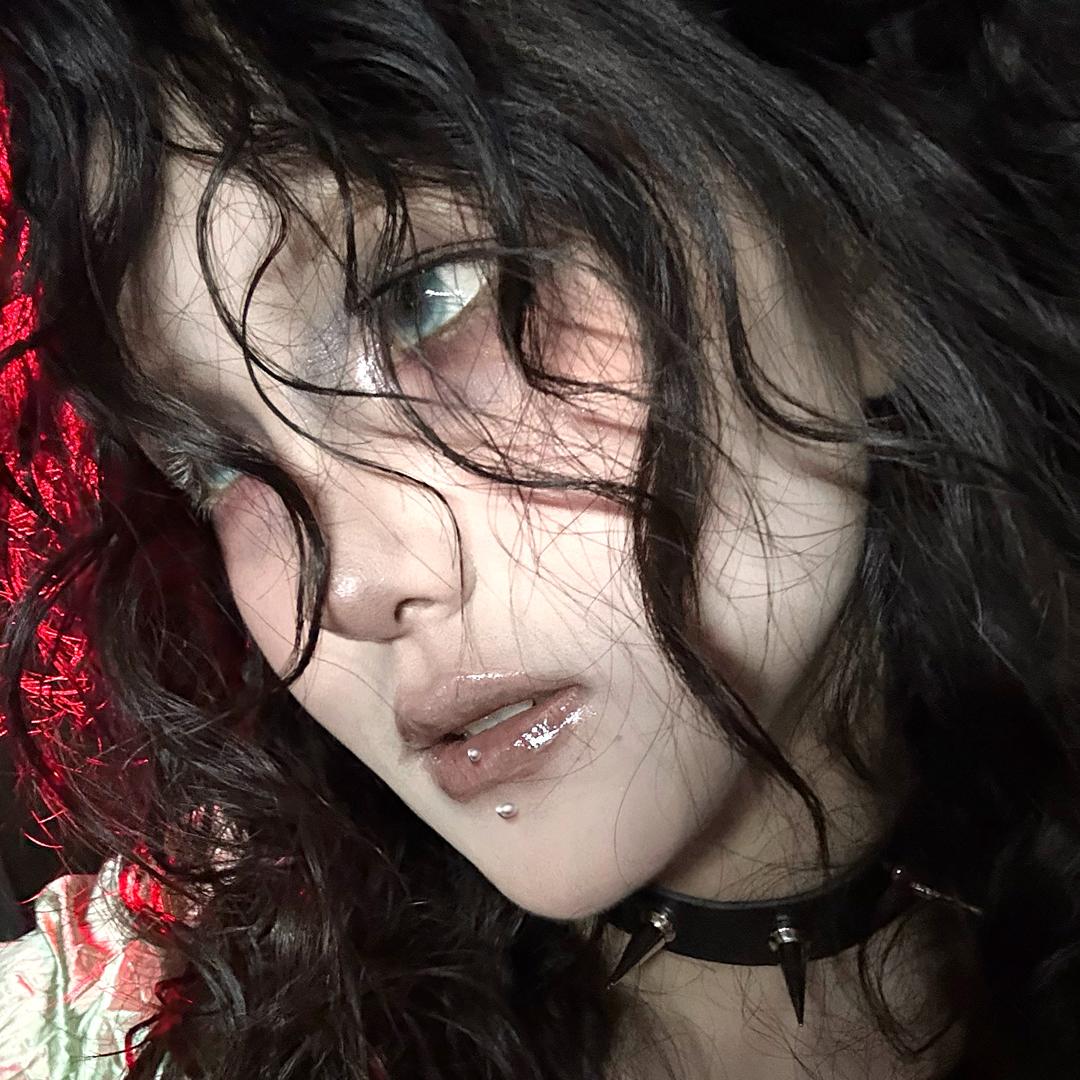 东京蛇（求涨粉版）