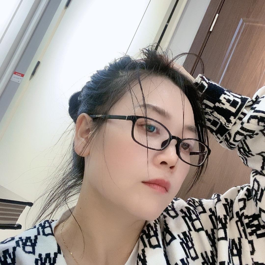 常熟市华阳建材，地板木门