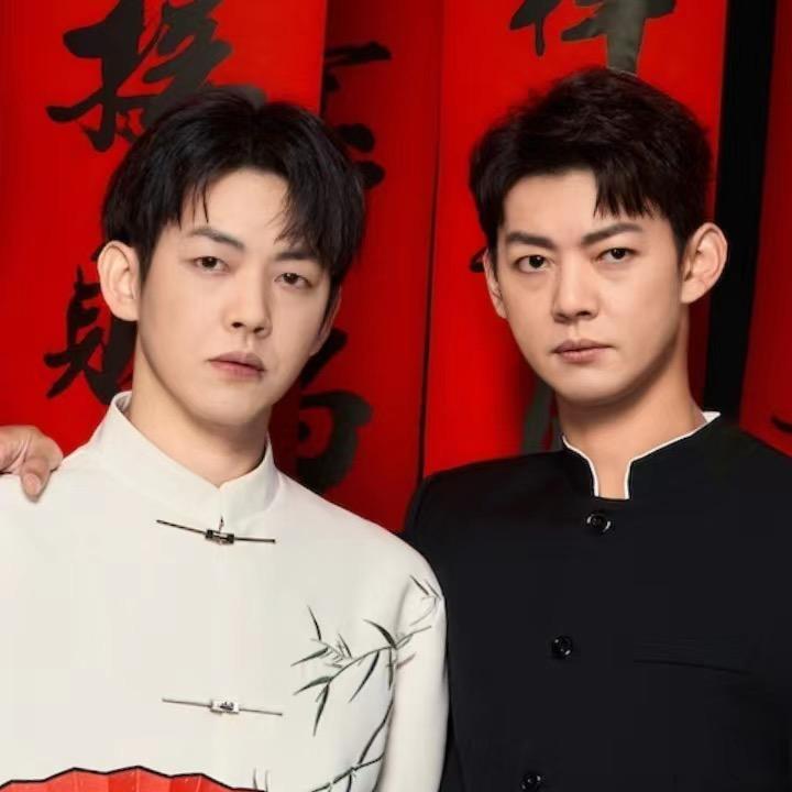 你真我更真。你假我转身。