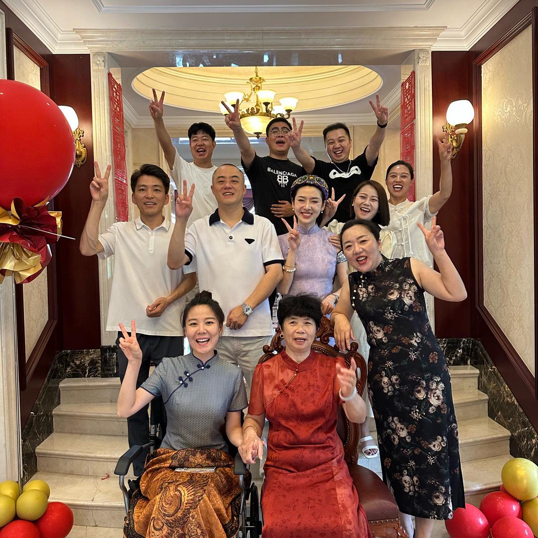 大牛一家摄影师丁丁