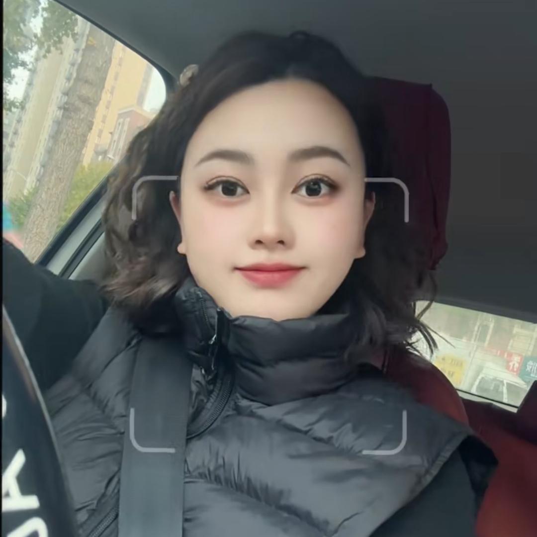 十八里专注烫发莲莲