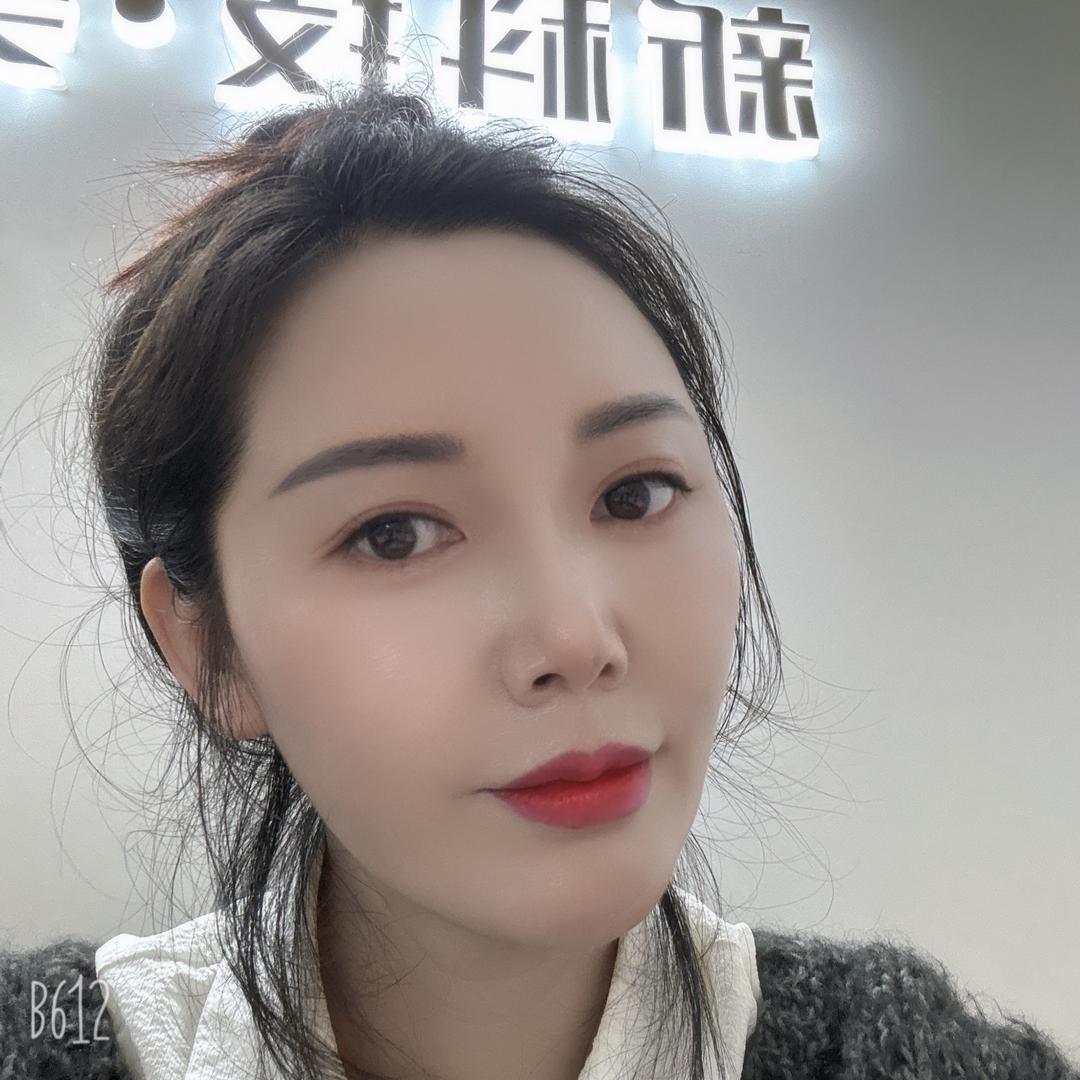 皮肤管理师洁洁