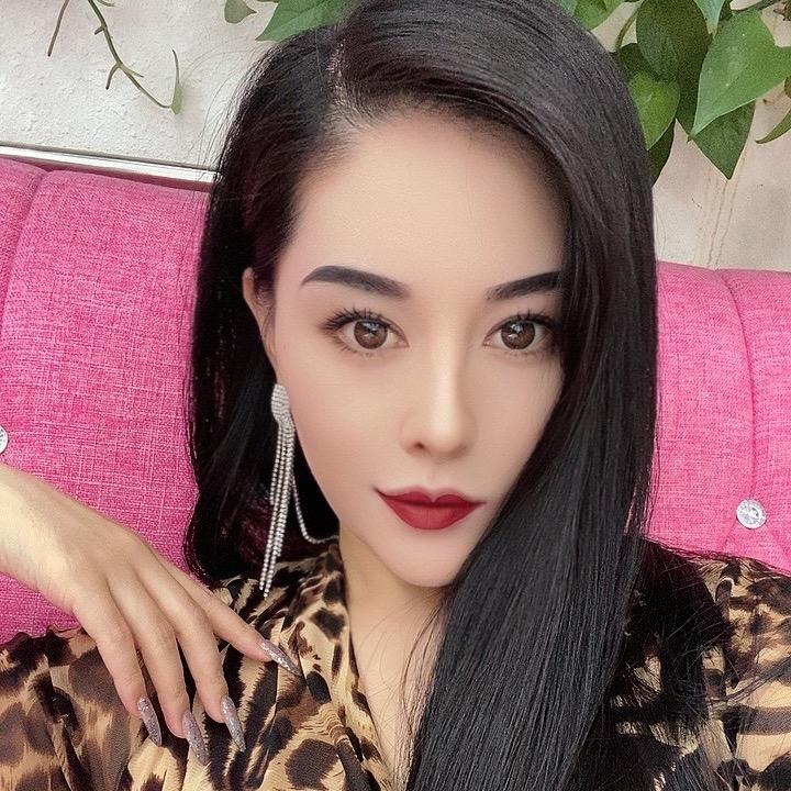 珊 岁