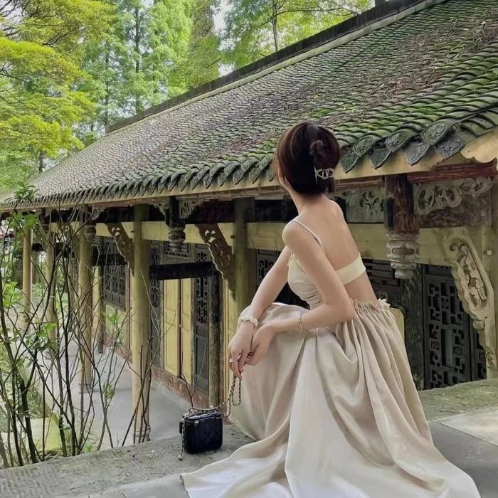 女卡