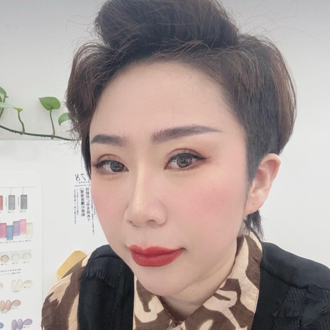 兴秀美业何老师