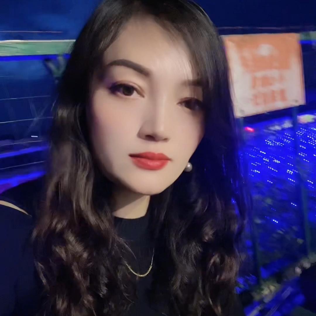 娜娜^O^