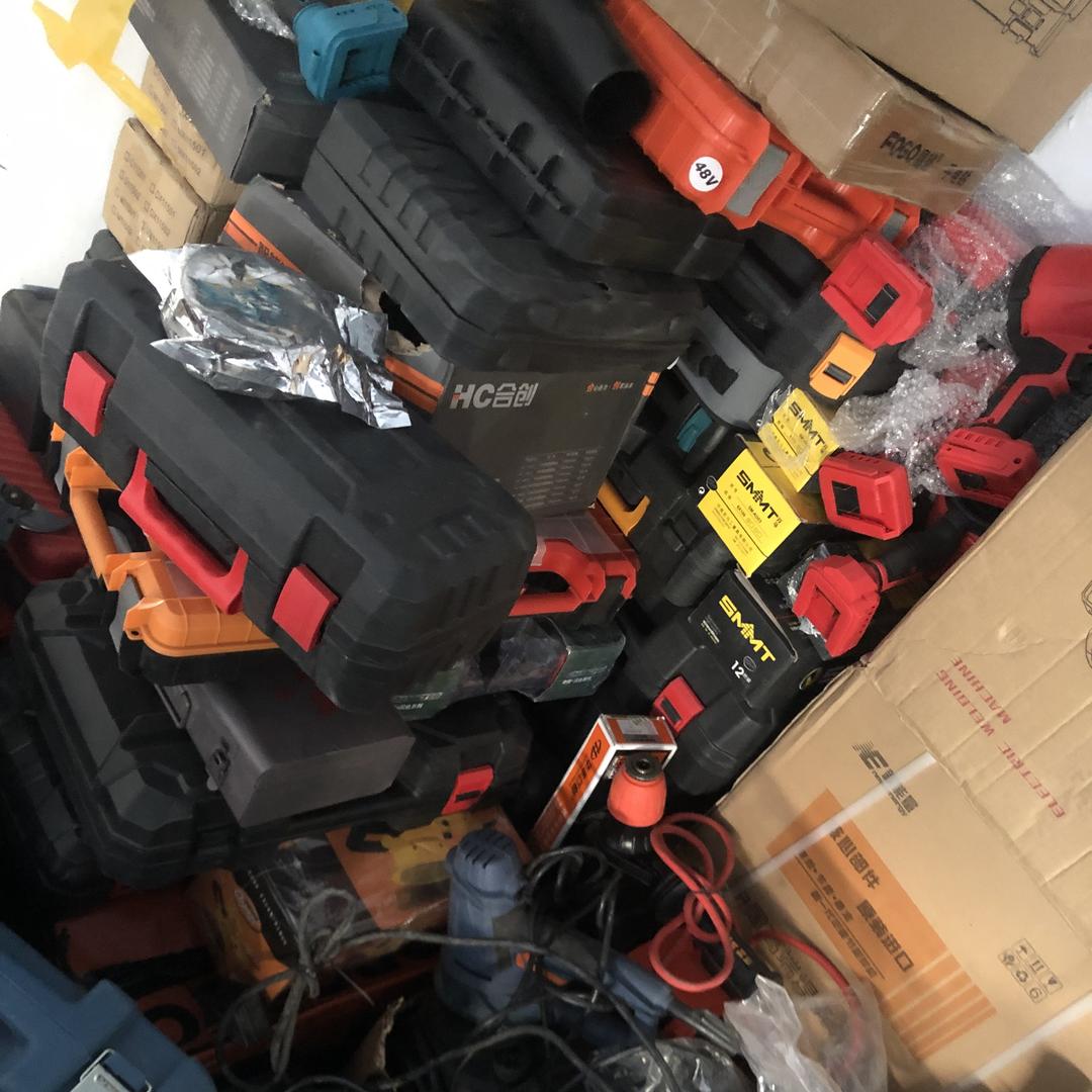 一六八五金日用百货店