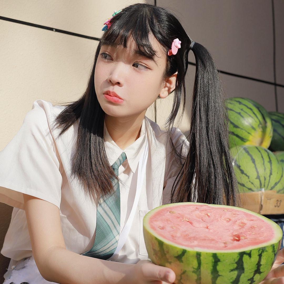 何笑笑