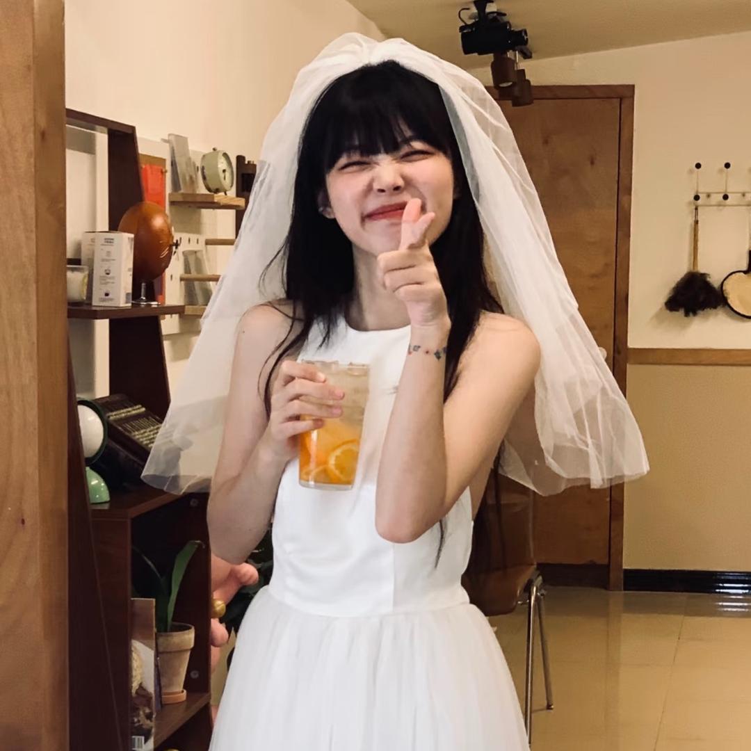 玖玖婚纱·心月（佳怡）