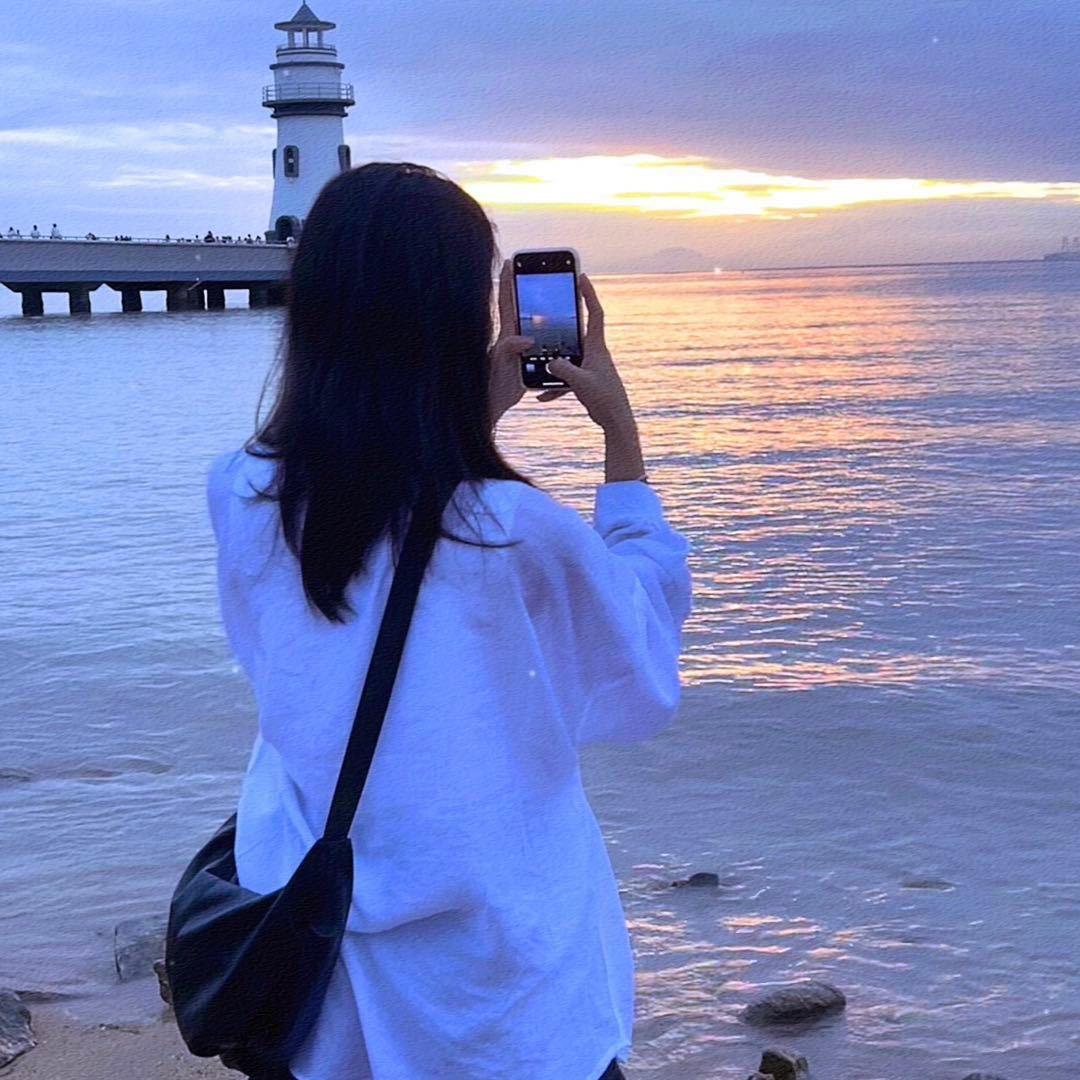 00后很（财）宅