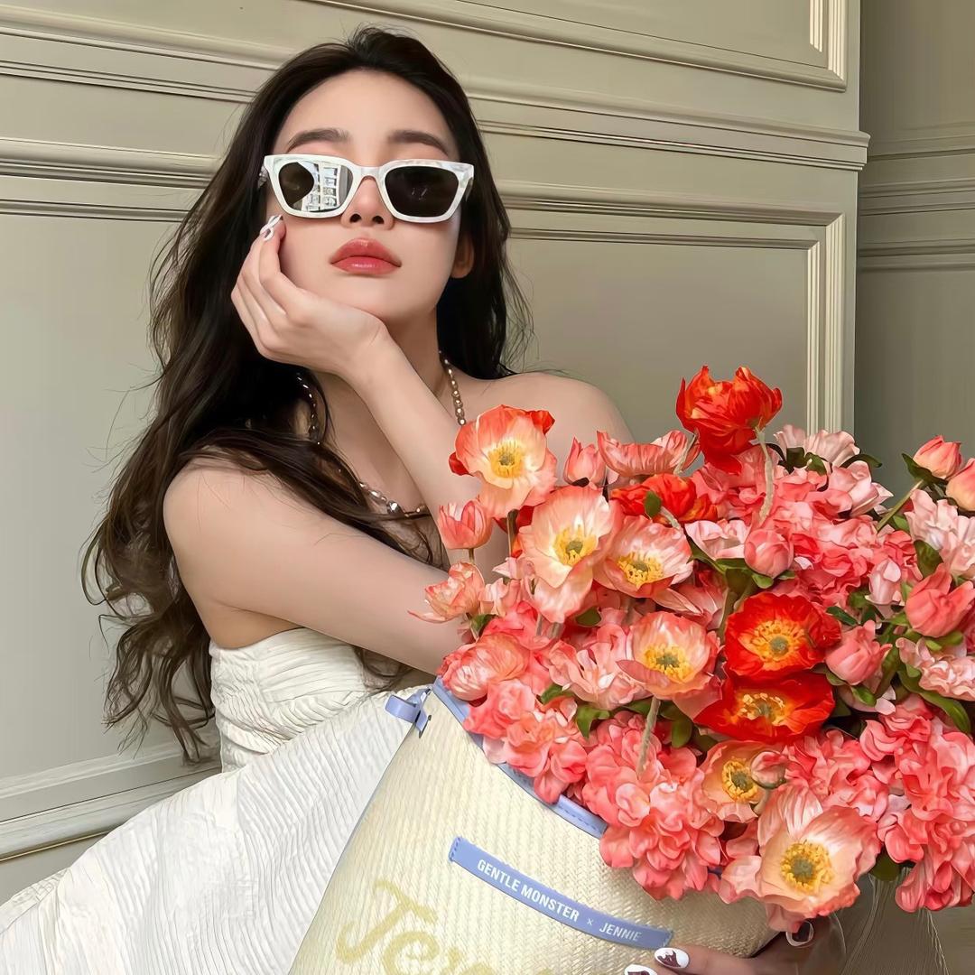 清清·（钵钵鸡酸辣粉摆摊中）