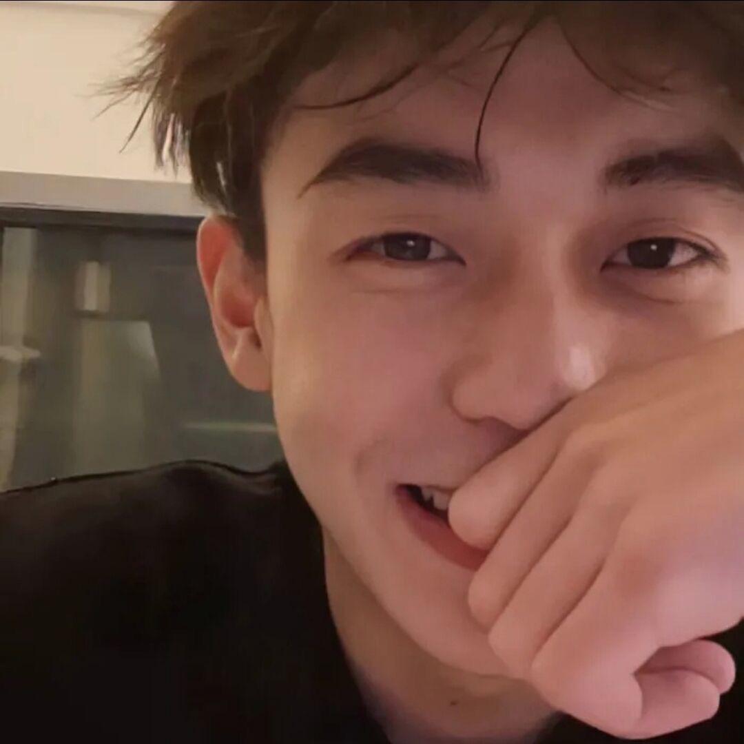 骑着蜗牛撵大象……