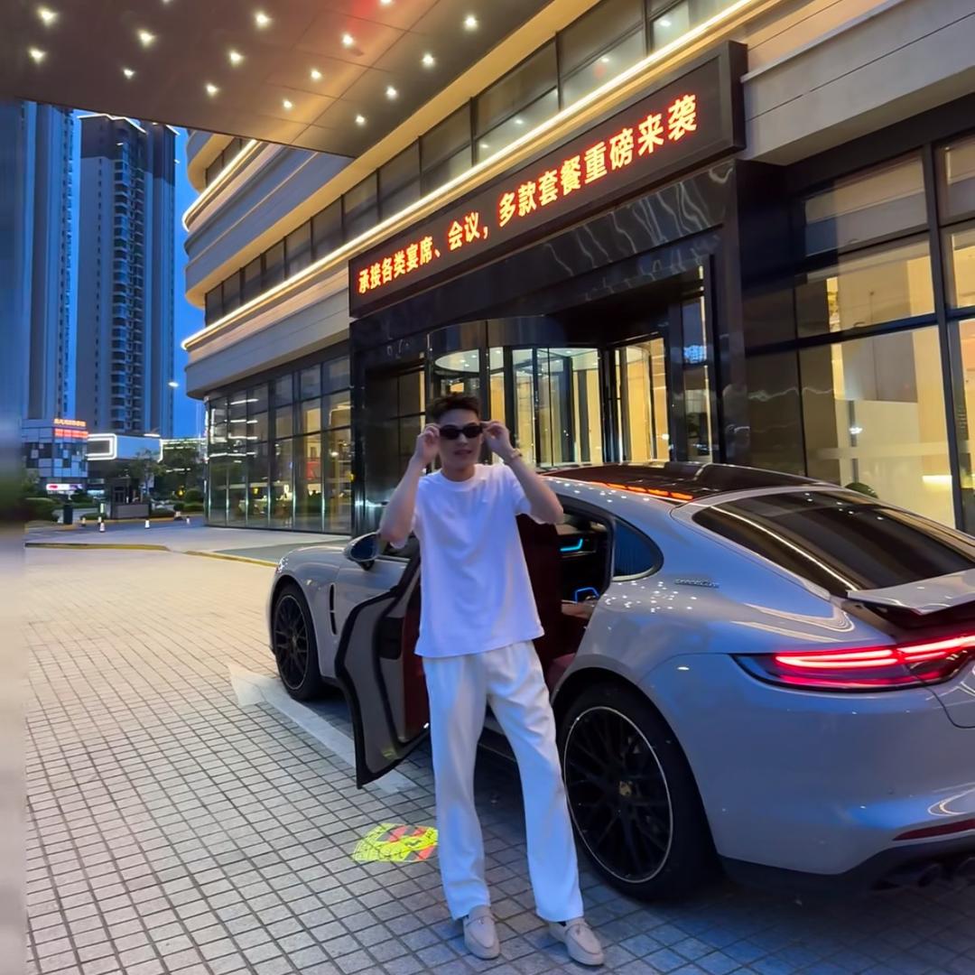 开心哥🚶🏻‍♂️