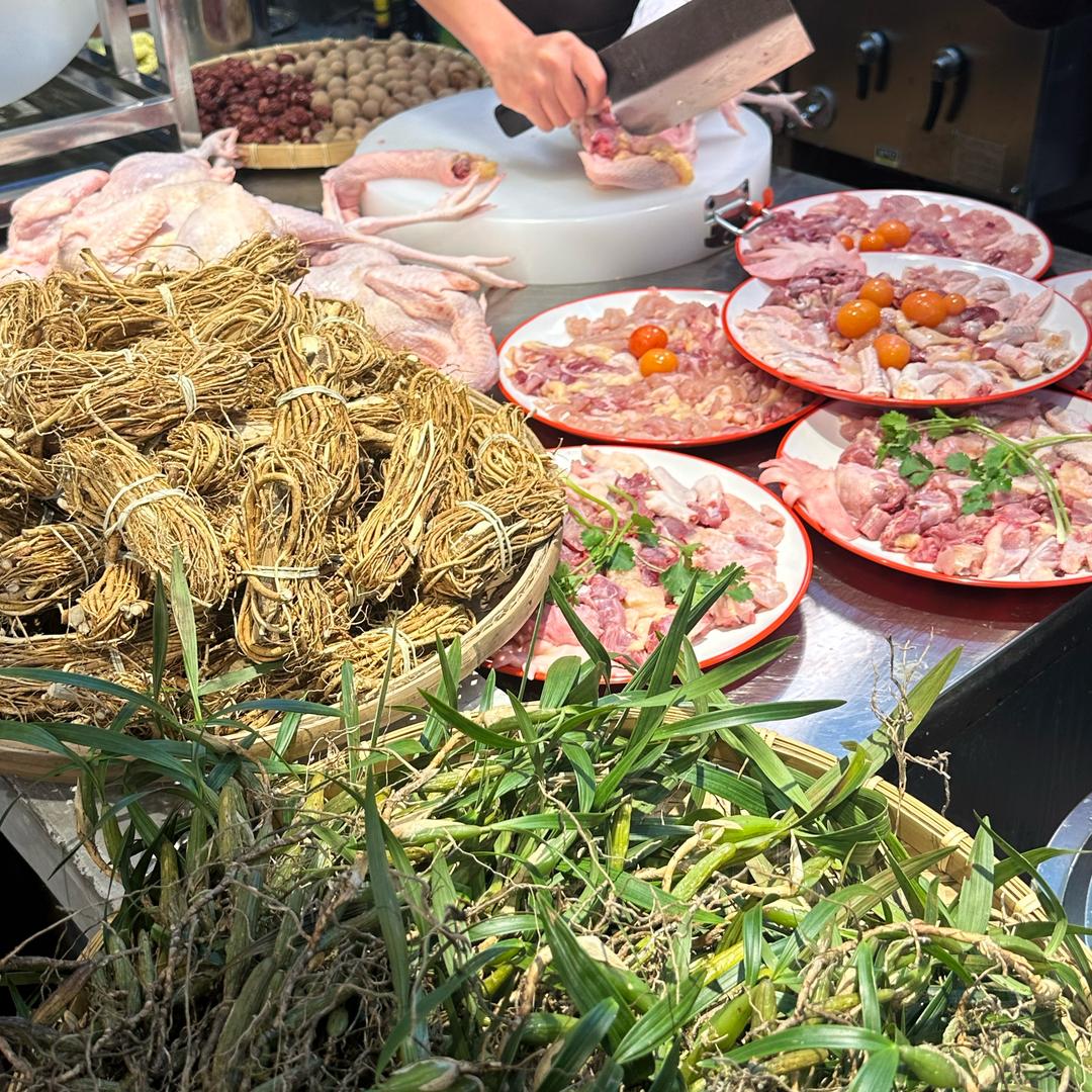 恩哥脆皮鸡煲(钦州总店)官方号