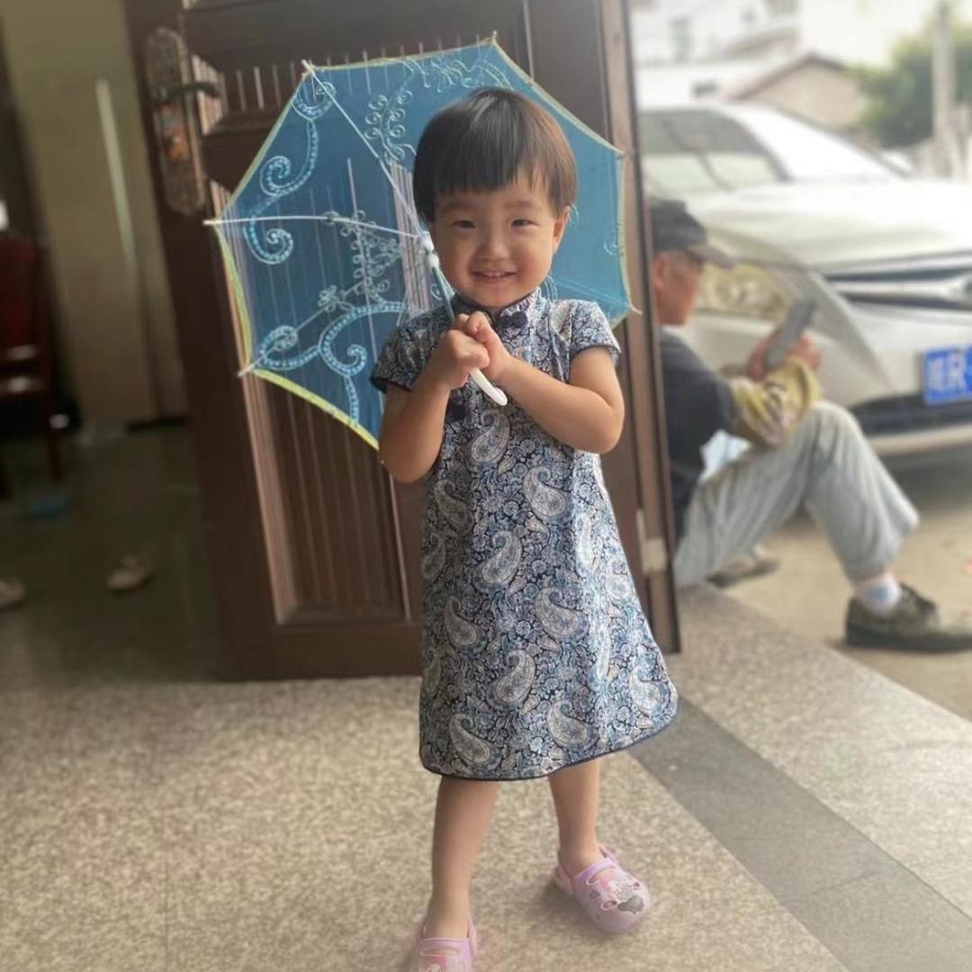 小 林
