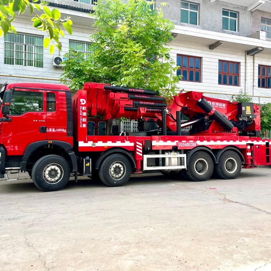 西安折臂吊，设备就位，凯达吊装