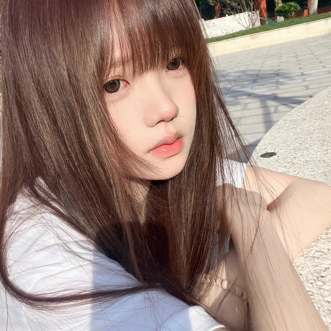 卖萌被打掉两颗牙
