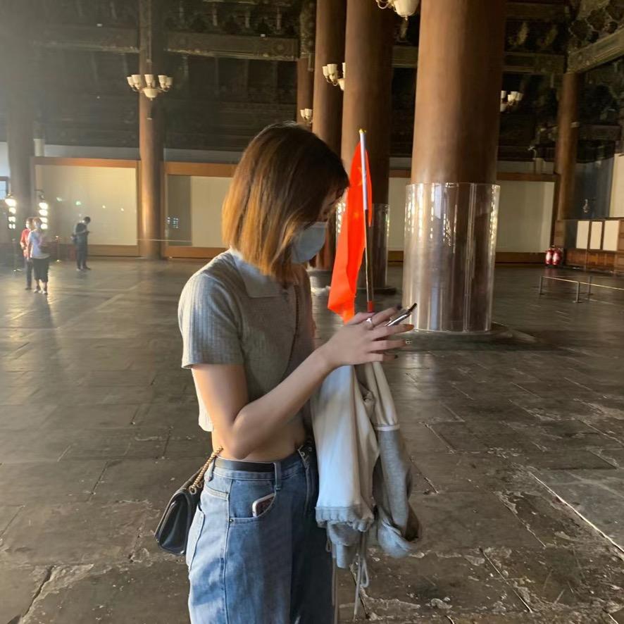 柒两。