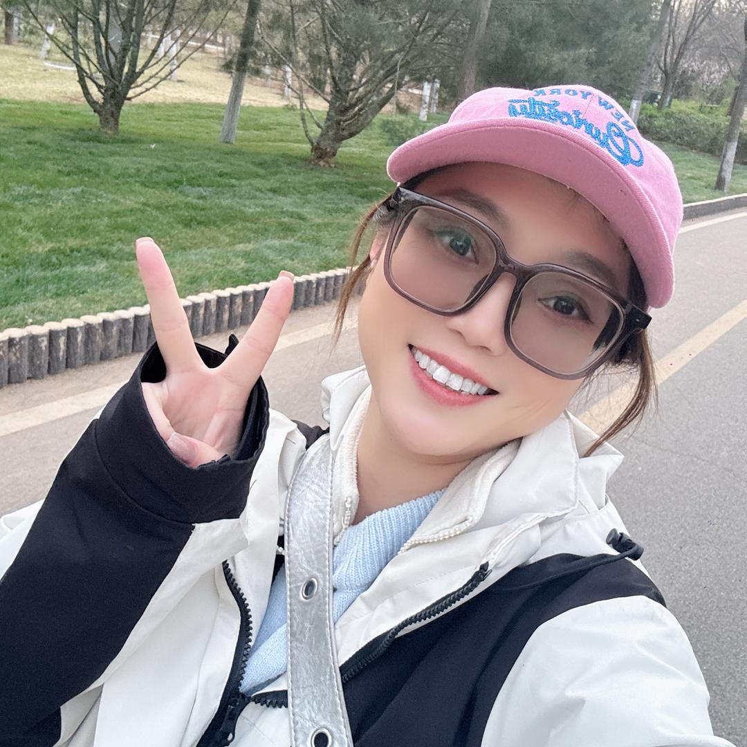 教游泳🏊🏻‍♀️的Lina