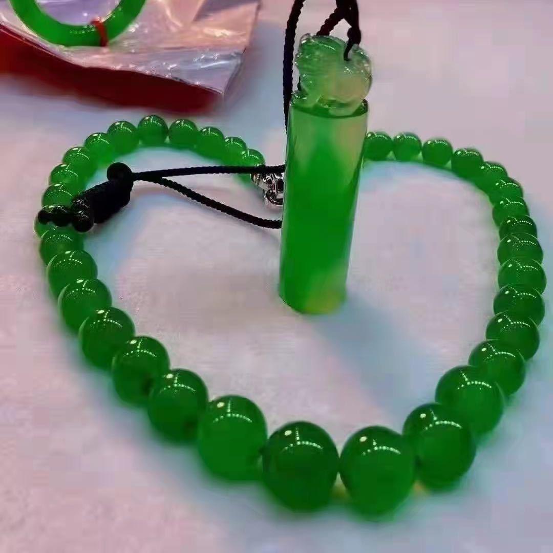 浠涵翡翠玉器优品店