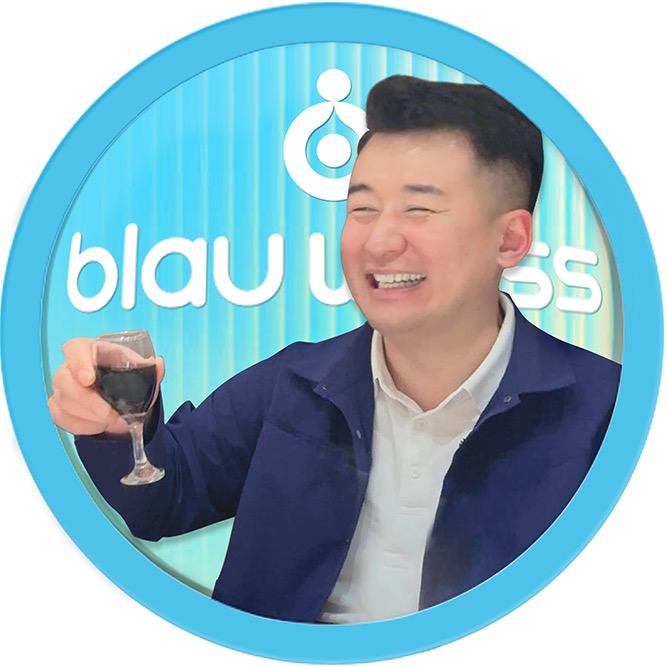 蓝白色刘老板
