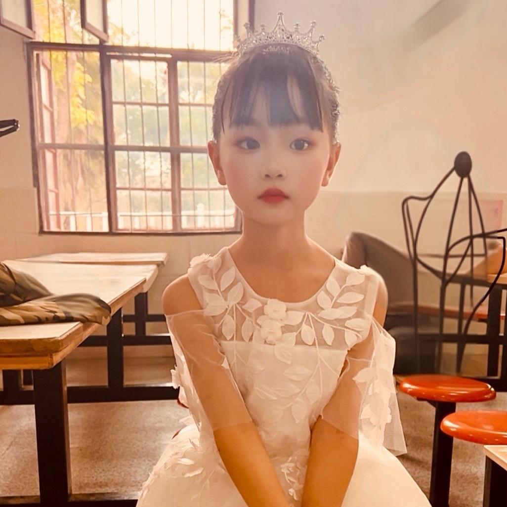鲍小妞