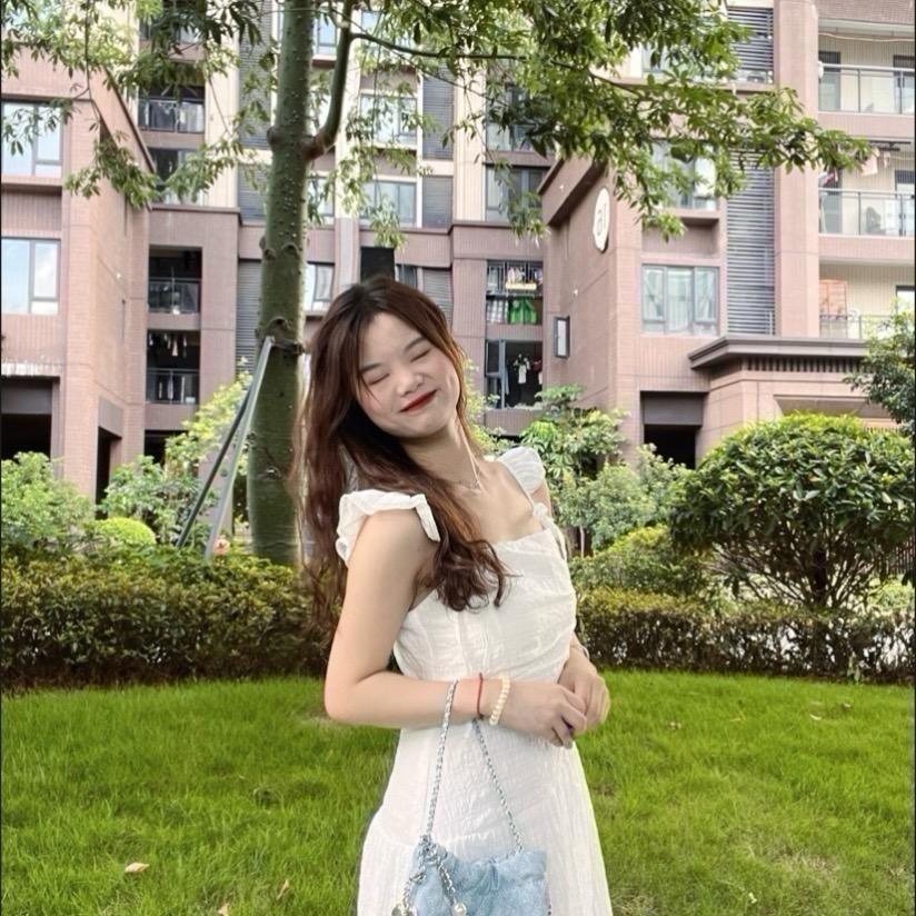 杨杨杨(努力穿搭版)