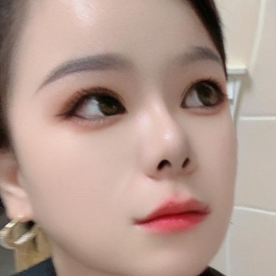 依馨