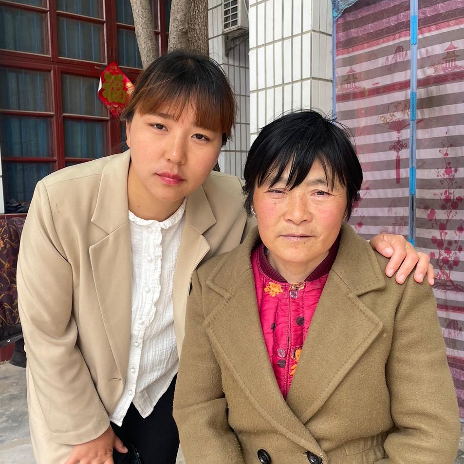 农村秀儿和婆婆