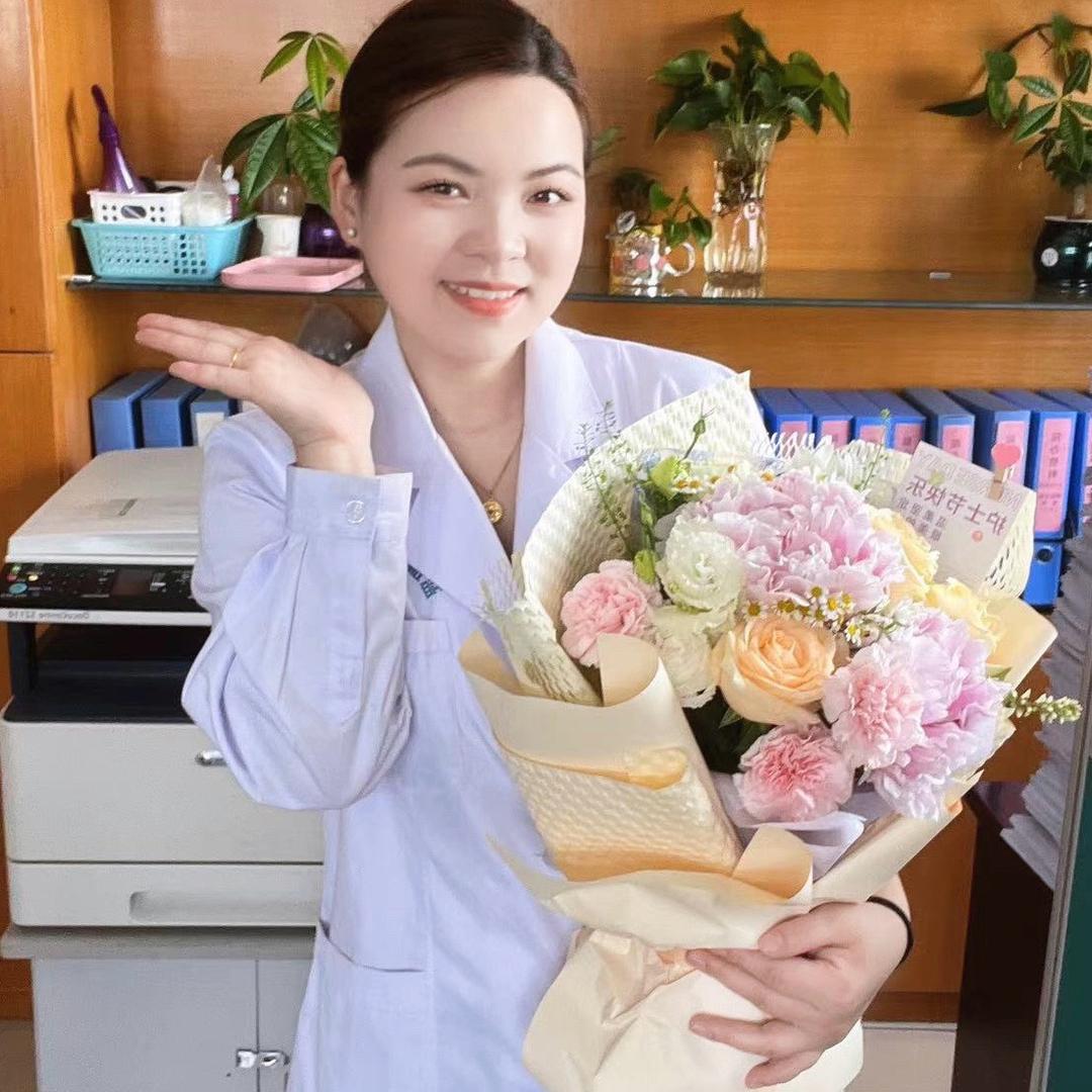 想要瘦的邝胖子🌸