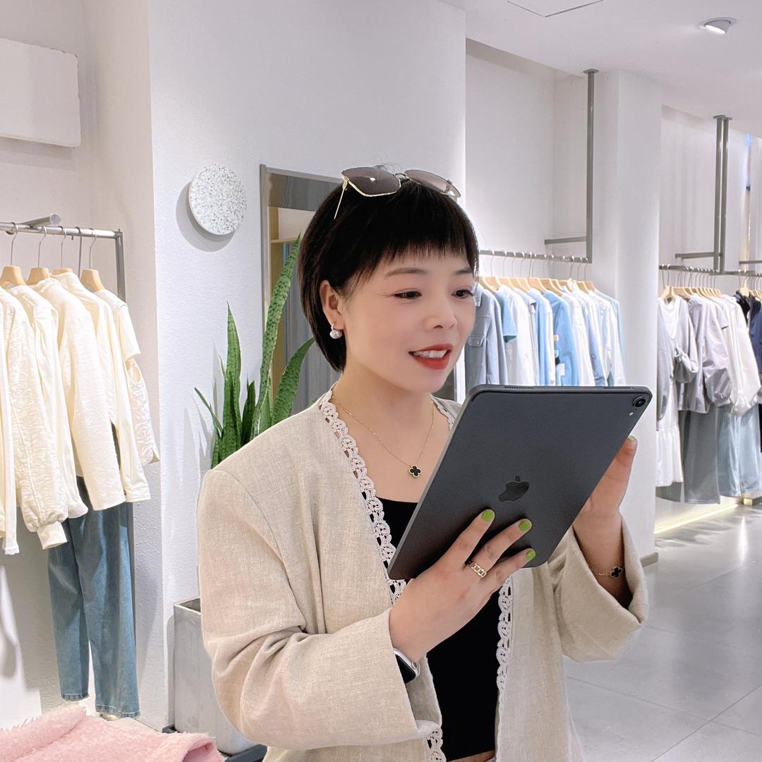 利姐·宜阳娇点女装19年