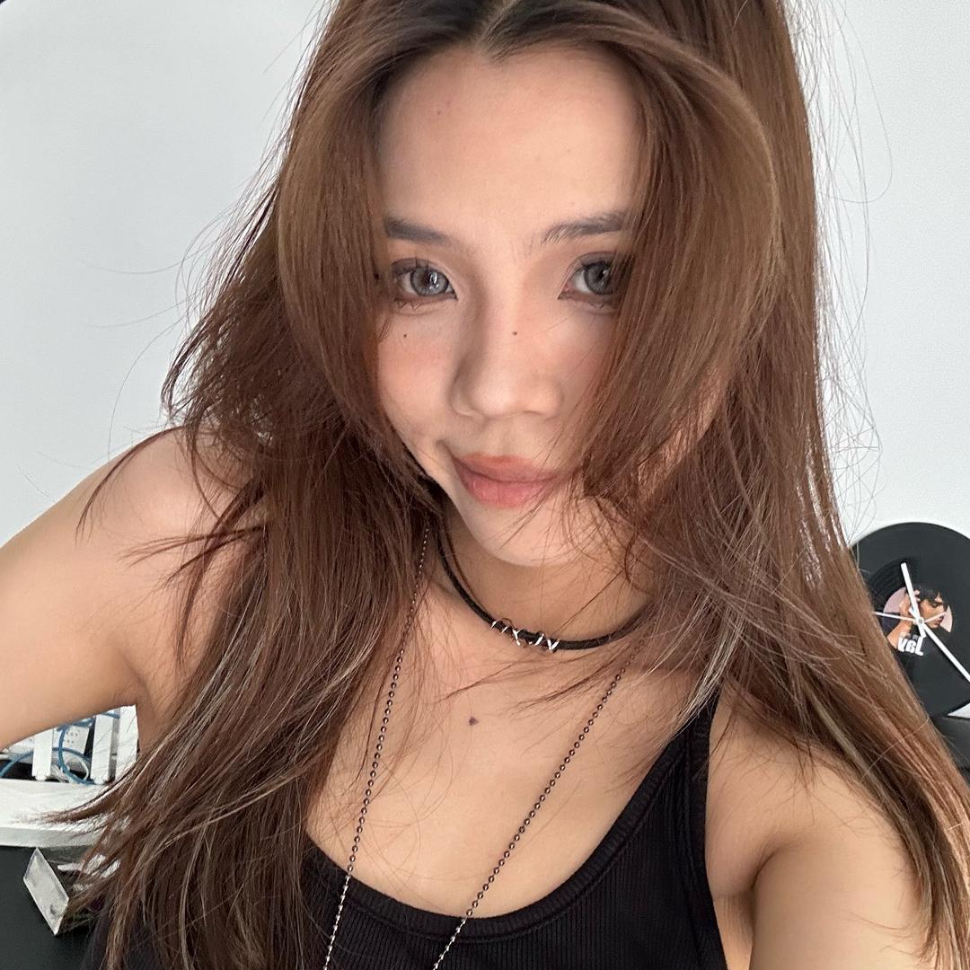 粥周今天穿什么