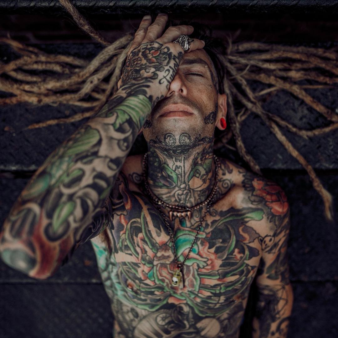 无人机吊运阿昆、轮挖出租