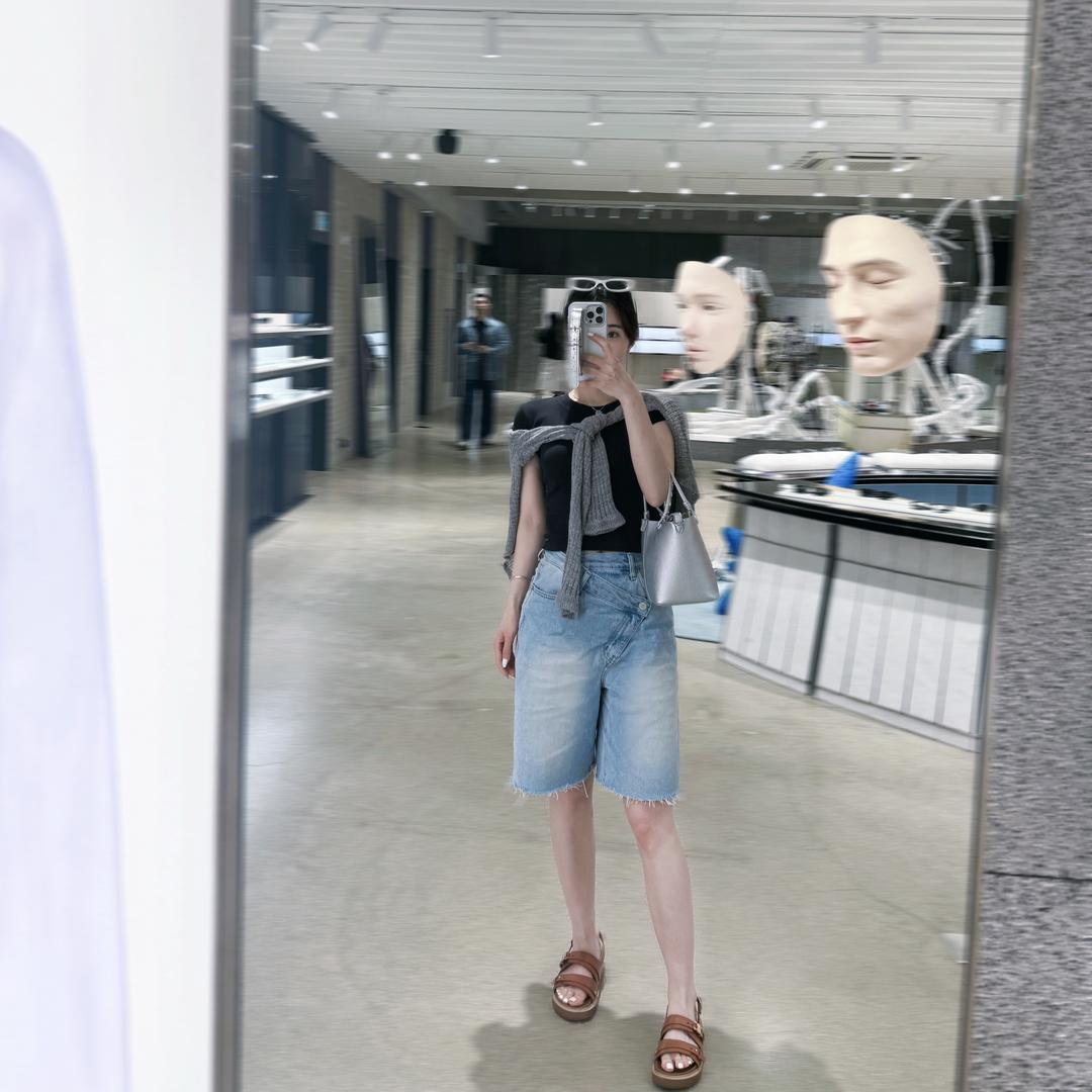 👀