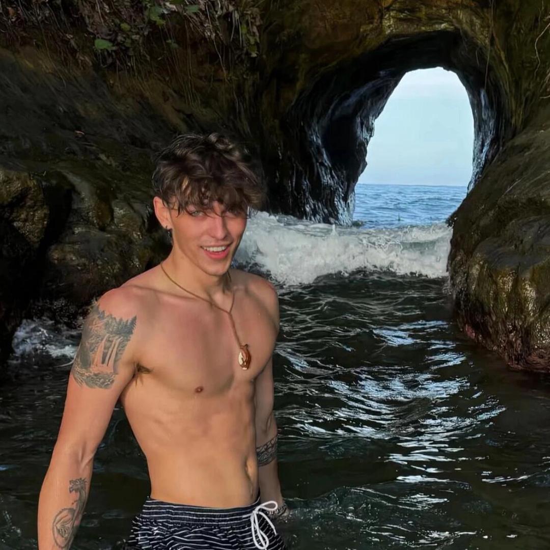 ￴ ￴￴   ￴ ￴ ￴￴￴