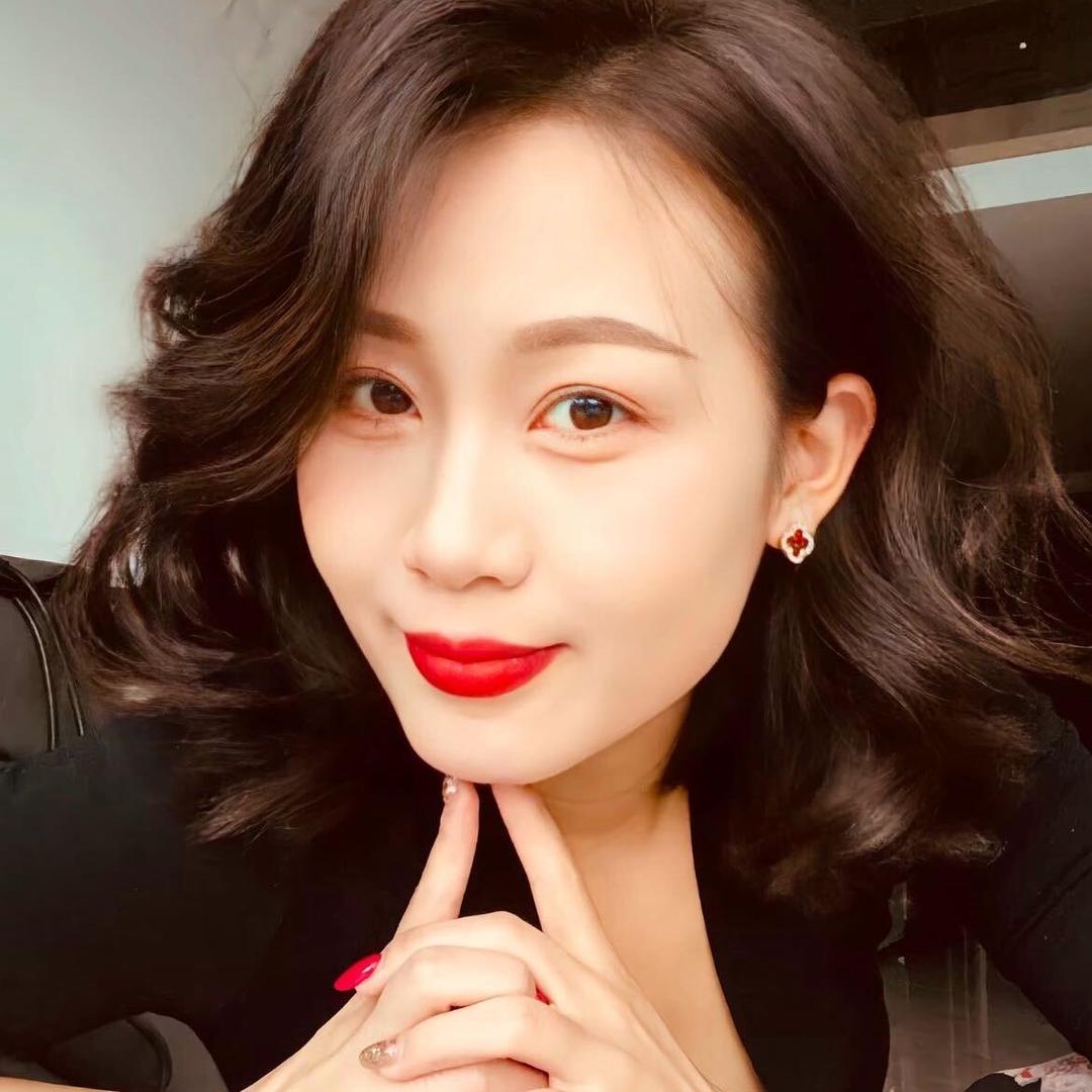 由蕾^.