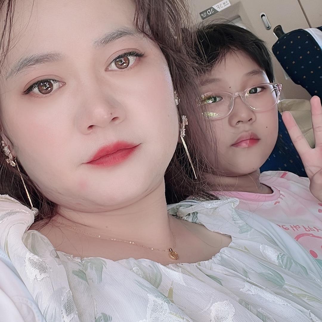 艳丽