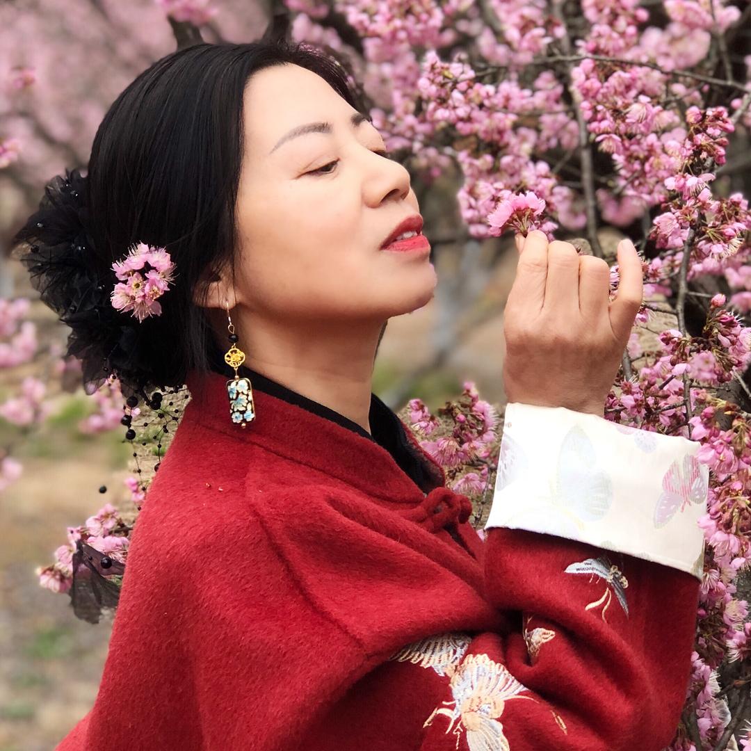卷帘赏花