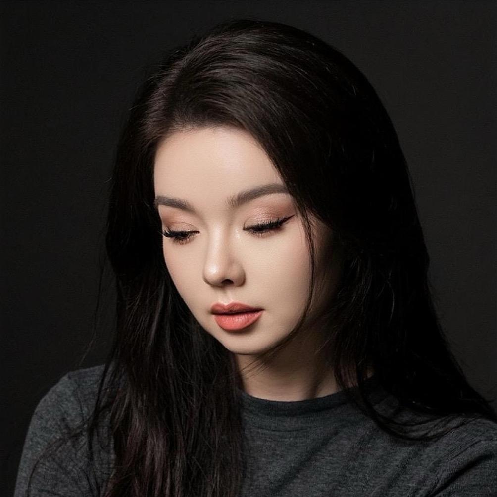 胡＊＊＊