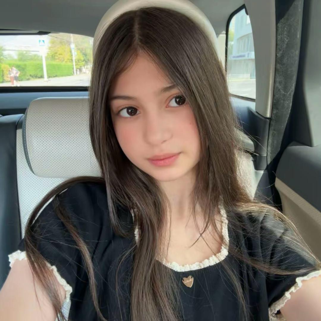 Karolina丽娜