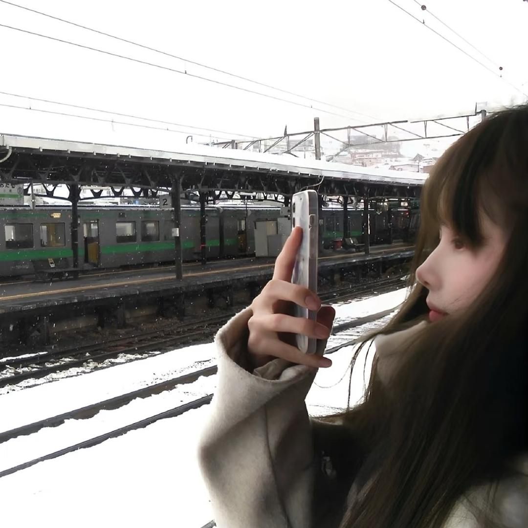 颖子.