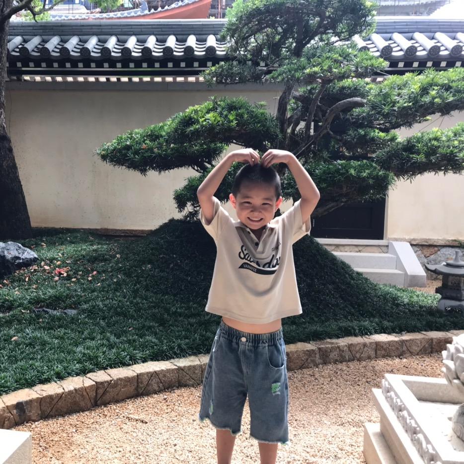 小郑。